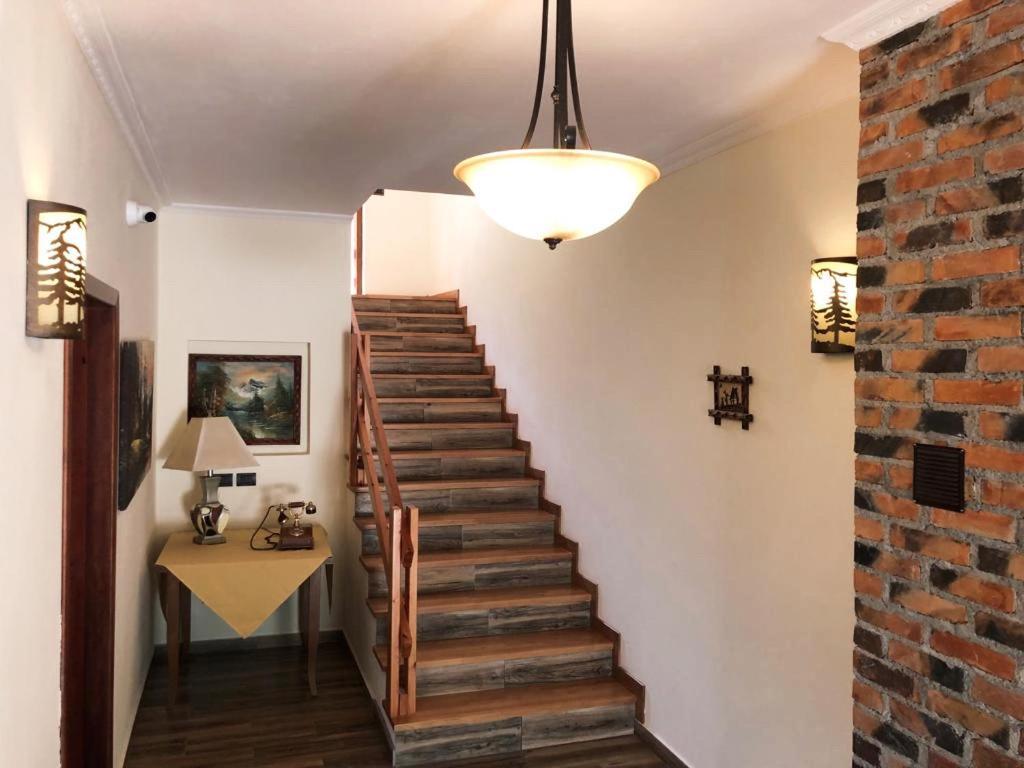 Bujtina Valbone Hotel Екстериор снимка