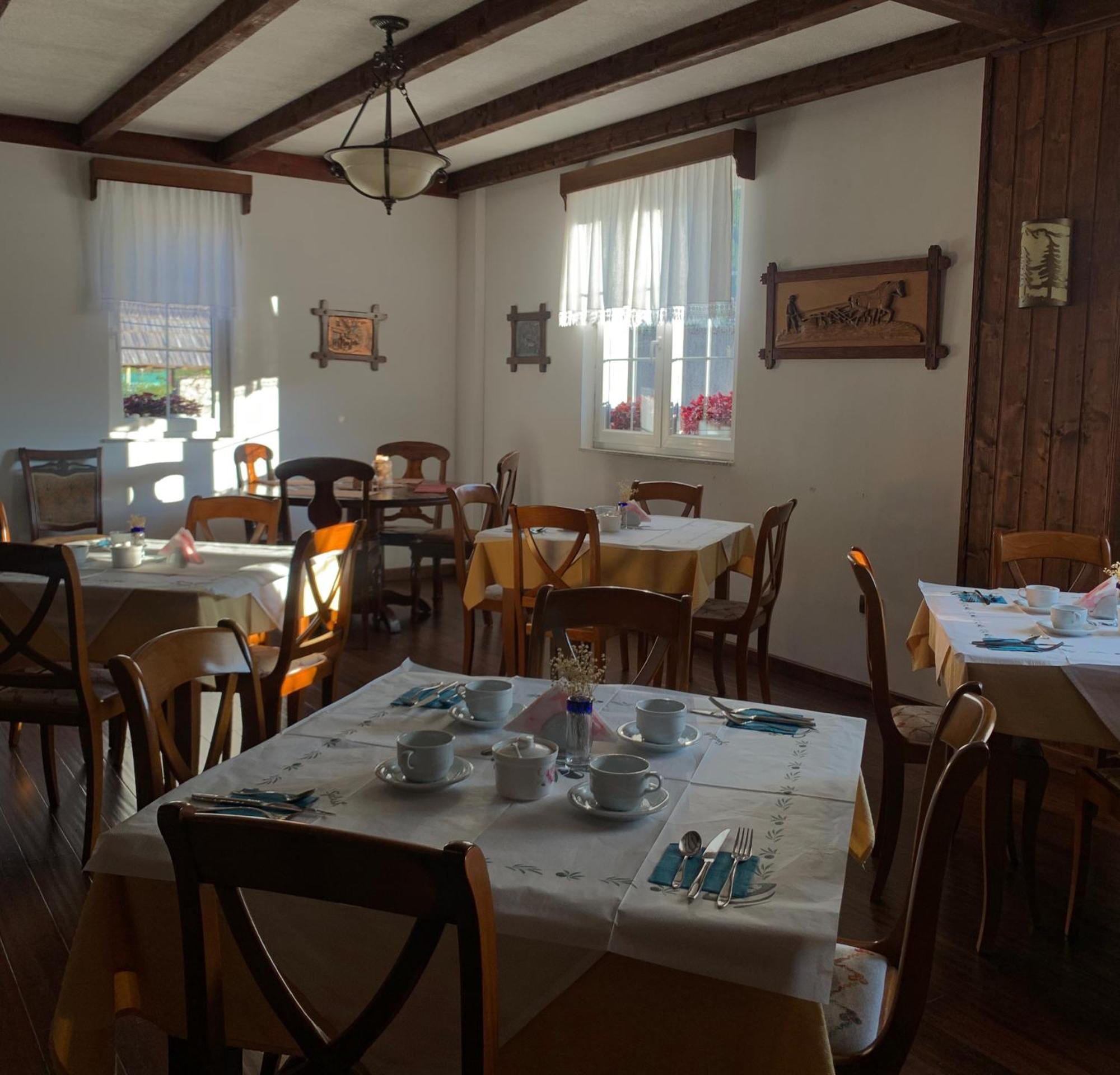 Bujtina Valbone Hotel Екстериор снимка